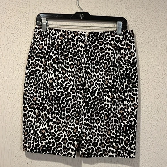 J. Crew Leopard print 100% cotton pencil skirt size 4P - Picture 7 of 10